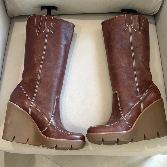 Michael Kors brown leather boots  size 9 as pictured. No size stamp inside - Picture 5 of 8